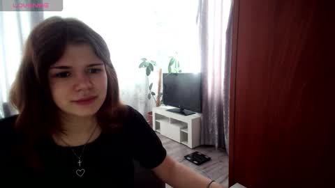 Snapshot of glossy_girl_1 chatting on 03-25-26, 10:21 Roxy online show from 03-25-26, 10:21