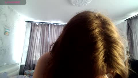 Snapshot of glossy_girl_1 chatting on 03-28-26, 08:36 Roxy online show from 03-28-26, 08:36