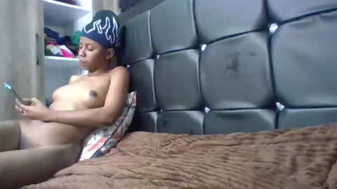 Snapshot of glossybae chatting on 10-07-25, 11:29 glossybae online show from 10-07-25, 11:29