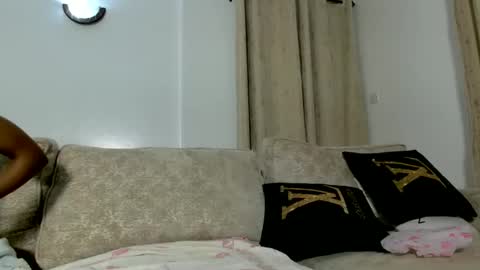 Snapshot of glossybae chatting on 11-20-25, 08:08 glossybae online show from 11-20-25, 08:08