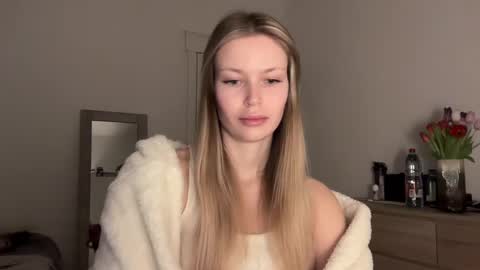 glow_angel online show from 01-30-25, 07:04