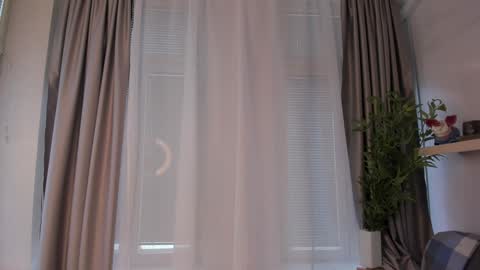 Ann Eliz and Gigi online show from 02-20-26, 09:43