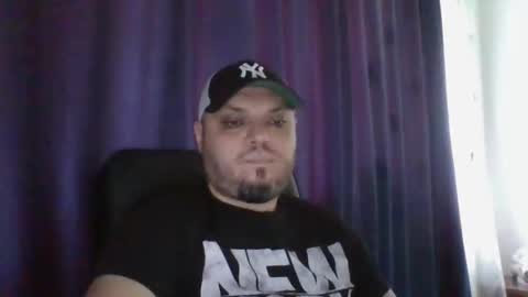 Snapshot of glusgan chatting on 05-14-26, 10:22 Your boy online show from 05-14-26, 10:22