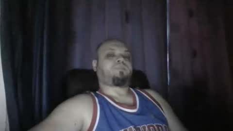 Snapshot of glusgan chatting on 05-17-26, 08:34 Your boy online show from 05-17-26, 08:34