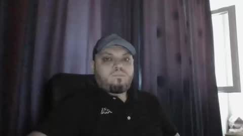 Snapshot of glusgan chatting on 05-19-26, 07:04 Your boy online show from 05-19-26, 07:04
