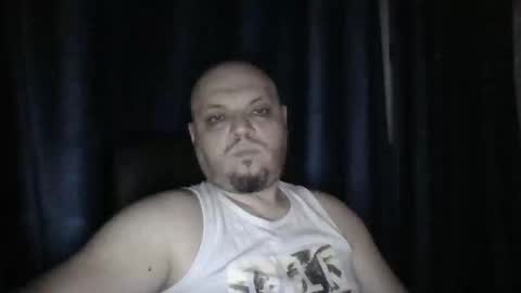 Snapshot of glusgan chatting on 05-25-26, 08:48 Your boy online show from 05-25-26, 08:48