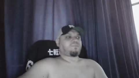 Snapshot of glusgan chatting on 05-28-26, 07:05 Your boy online show from 05-28-26, 07:05