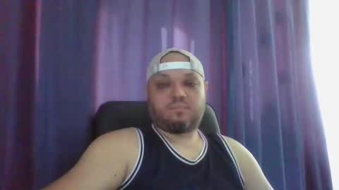 Snapshot of glusgan chatting on 06-05-26, 05:25 Your boy online show from 06-05-26, 05:25