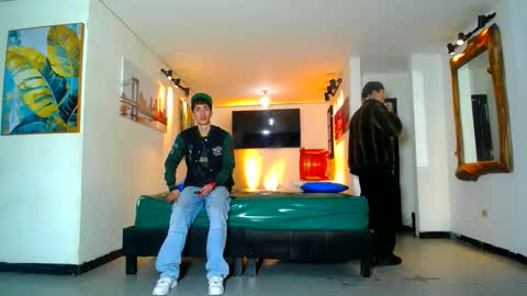 Snapshot of gnecos chatting on 06-03-26, 12:30 THOMAS AND DAMIAND online show from 06-03-26, 12:30