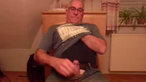 Snapshot of gngh1969 chatting on 05-27-26, 09:45 gngh1969 online show from 05-27-26, 09:45