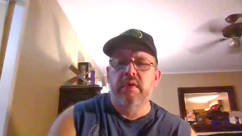 Snapshot of gobey33 chatting on 09-20-25, 01:28 IDKIDCIDGAF online show from 09-20-25, 01:28