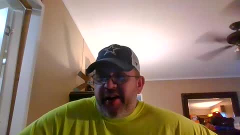 Snapshot of gobey33 chatting on 10-07-25, 06:16 IDKIDCIDGAF online show from 10-07-25, 06:16