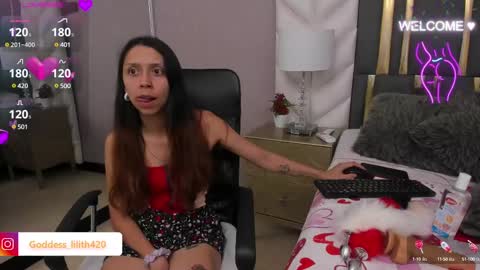 Snapshot of goddess__lilith_ chatting on 02-19-25, 06:11 Lilith online show from 02-19-25, 06:11