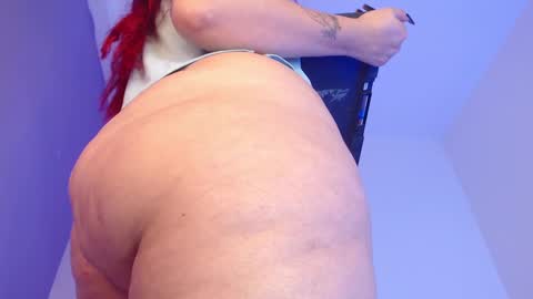 Snapshot of goddess_allison chatting on 02-06-25, 01:27 goddess_allison online show from 02-06-25, 01:27