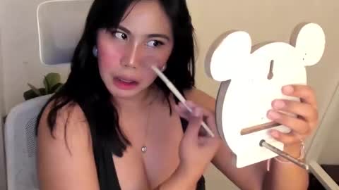 Snapshot of goddess_chantal chatting on 01-05-25, 02:08 MARGOLD online show from 01-05-25, 02:08