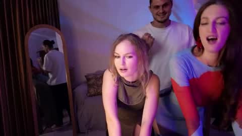   330 UTC2 girls   online show from 03-15-26, 05:46