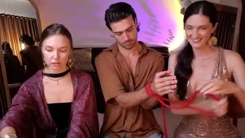   330 UTC2 girls   online show from 04-18-26, 02:37