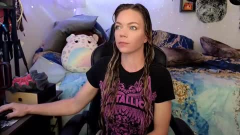 Patricia Mars           Goddess of Mars twitter thegoddessmindy online show from 03-04-25, 03:37