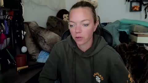 Patricia Mars           Goddess of Mars twitter thegoddessmindy online show from 10-09-25, 04:16