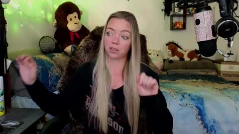 Patricia Mars           Goddess of Mars twitter thegoddessmindy online show from 11-11-25, 04:40