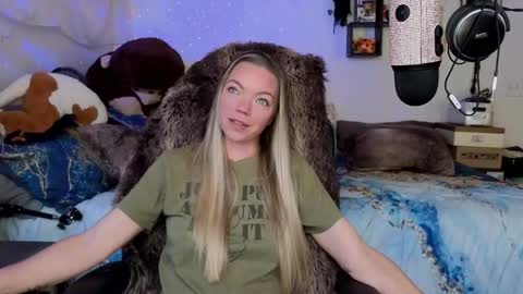 Patricia Mars           Goddess of Mars twitter thegoddessmindy online show from 11-18-25, 04:22