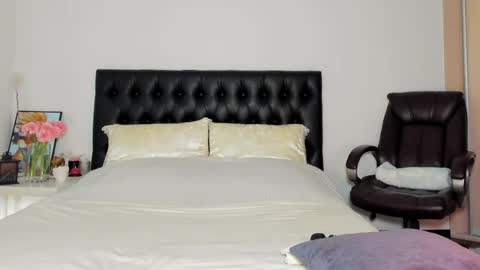 Katrin online show from 05-22-26, 02:30