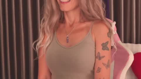 Katarina online show from 04-15-26, 10:33