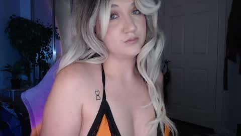 Snapshot of goddessemmy chatting on 05-19-26, 03:13 Goddess Emmy online show from 05-19-26, 03:13
