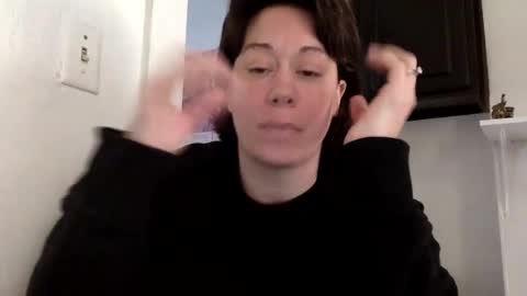 Snapshot of goddessjaylastar chatting on 12-01-25, 02:00 GoddessJayla Star online show from 12-01-25, 02:00