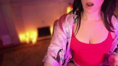 Snapshot of goddessmaenyc chatting on 11-28-25, 02:25 Goddess Mae NYC online show from 11-28-25, 02:25