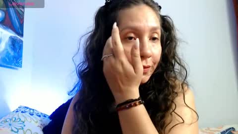  Naih Reyes online show from 10-22-25, 04:13