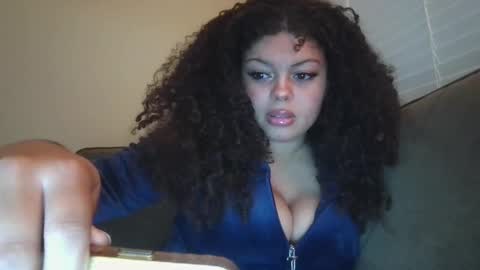 Snapshot of goddessprincessempressqueen chatting on 11-18-25, 08:30 goddessprincessempressqueen online show from 11-18-25, 08:30