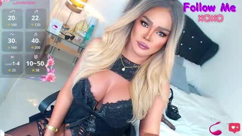 Snapshot of goddesss_hera chatting on 11-10-25, 02:38 Miss Anna online show from 11-10-25, 02:38