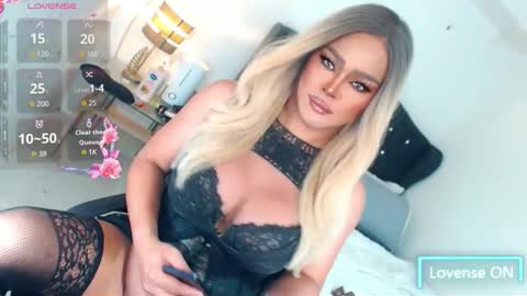 Snapshot of goddesss_hera chatting on 12-01-25, 06:46 Miss Anna online show from 12-01-25, 06:46