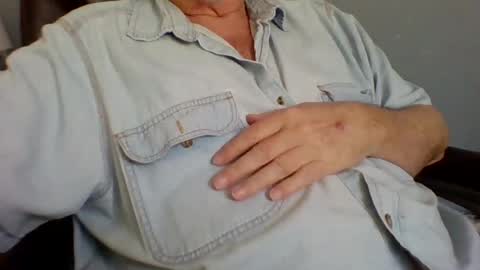 Snapshot of godfather943 chatting on 06-17-26, 08:43 godfather943 online show from 06-17-26, 08:43