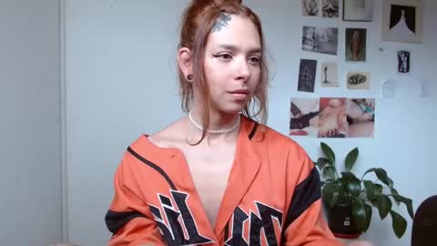 Snapshot of golden_alaska chatting on 12-04-25, 01:53 Alaska online show from 12-04-25, 01:53