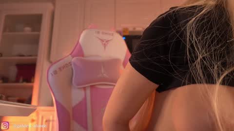 Snapshot of golden_alinee chatting on 02-08-25, 07:27 Aline meow   online show from 02-08-25, 07:27