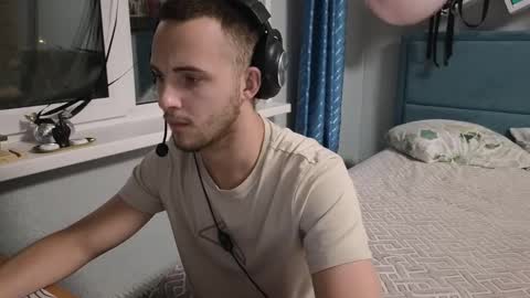 Golden boyyy21 online show from 09-08-25, 04:28