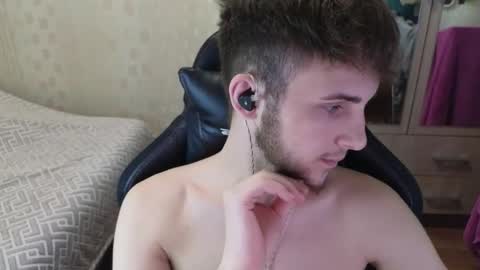 Golden boyyy21 online show from 04-15-26, 12:39