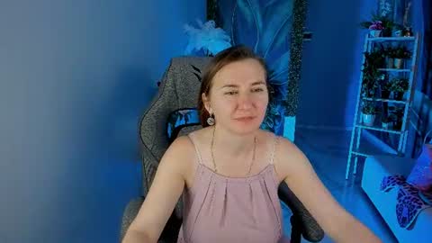 Snapshot of golden_dragones chatting on 06-18-26, 07:52 Gloria online show from 06-18-26, 07:52