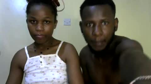 Snapshot of golden_temptation chatting on 07-25-26, 09:12 Lover birds online show from 07-25-26, 09:12