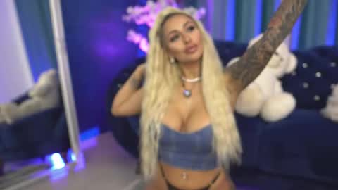 GoldenAmberX online show from 09-30-25, 06:57