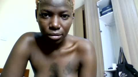 Snapshot of goldenfortune chatting on 07-17-26, 04:52 Daadys gurl online show from 07-17-26, 04:52