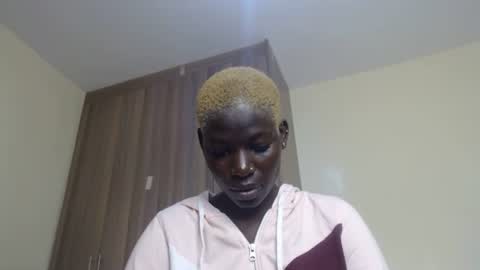 Snapshot of goldenfortune chatting on 07-22-26, 10:40 Daadys gurl online show from 07-22-26, 10:40