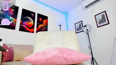 Snapshot of goldenhugecocktss chatting on 12-19-24, 08:13 May smith online show from 12-19-24, 08:13