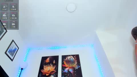 Snapshot of goldenhugecocktss chatting on 10-13-25, 07:52 May smith online show from 10-13-25, 07:52