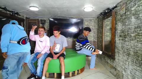 Snapshot of goldenjoi chatting on 01-10-25, 11:33 GOLDENJOI online show from 01-10-25, 11:33