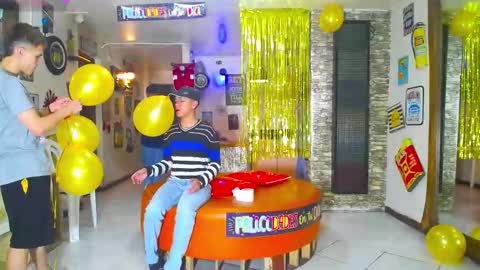 Snapshot of goldenjoi chatting on 03-04-25, 11:40 GOLDENJOI online show from 03-04-25, 11:40