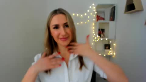 Olivia online show from 02-10-25, 06:31