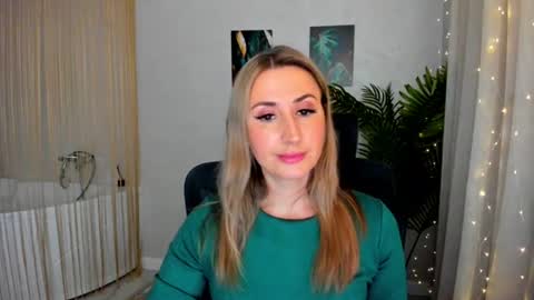 Olivia online show from 03-05-25, 03:40